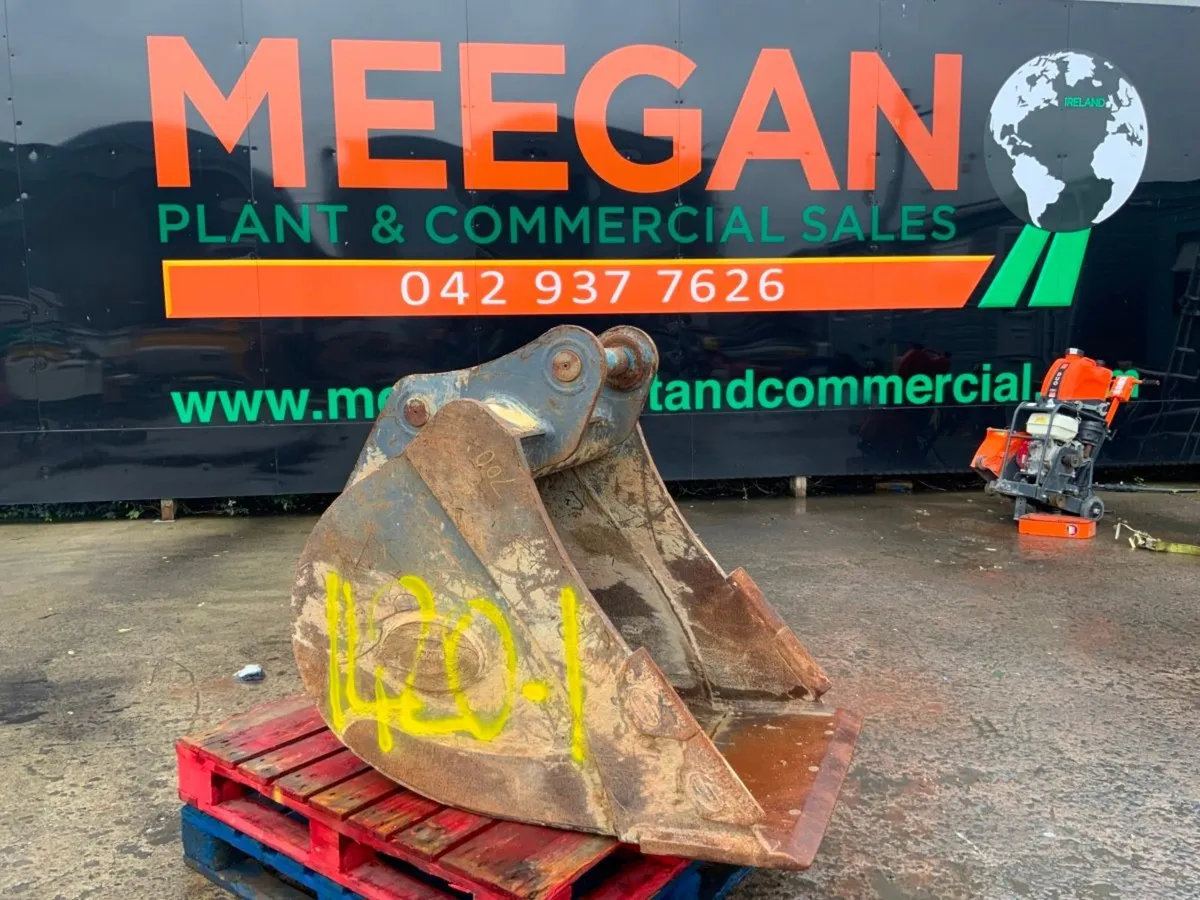 30" STRICKLAND BUCKET.....65mm PINS.......1420-1. - Image 1