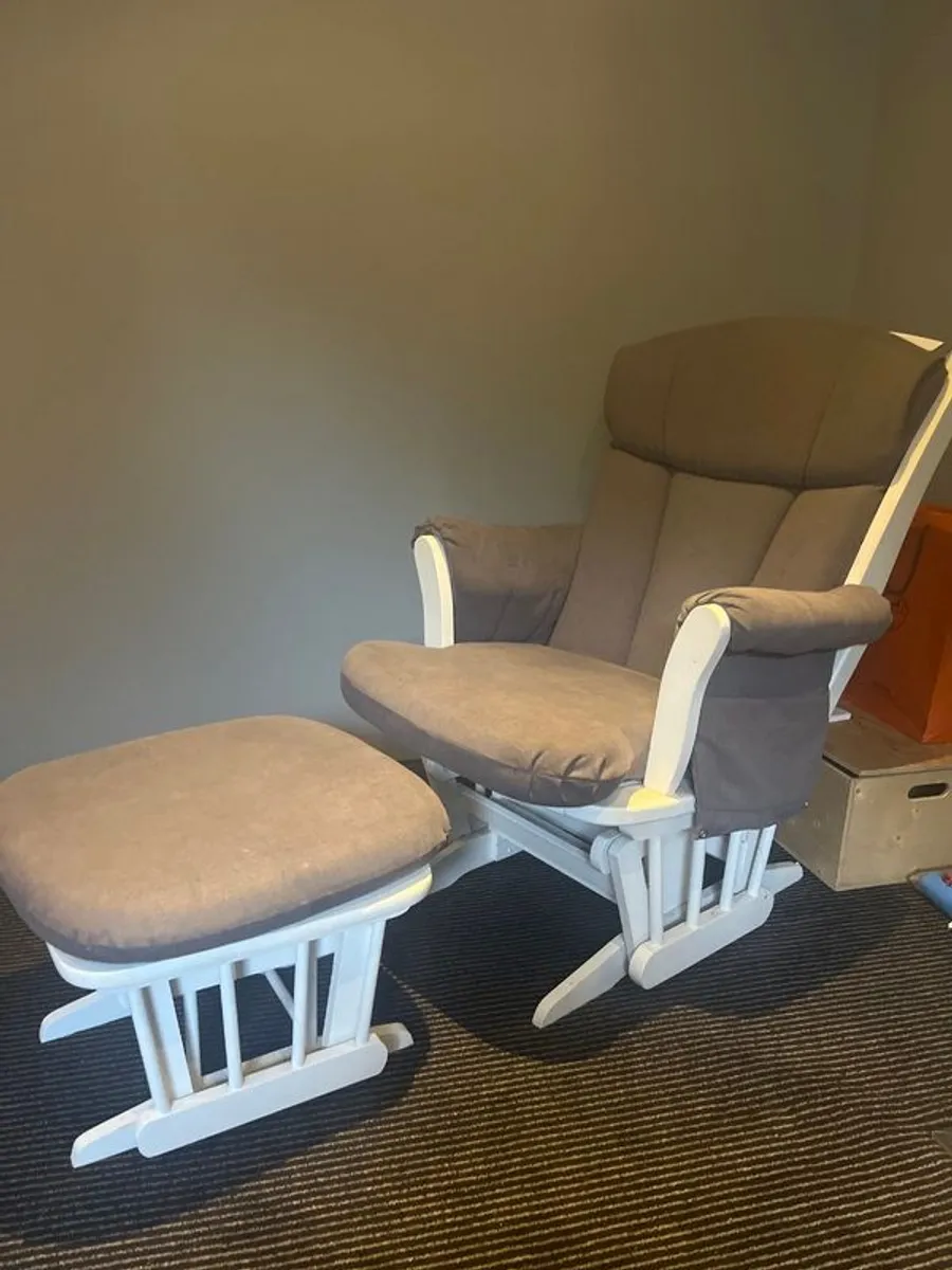 Nursing rocking chair - Image 1