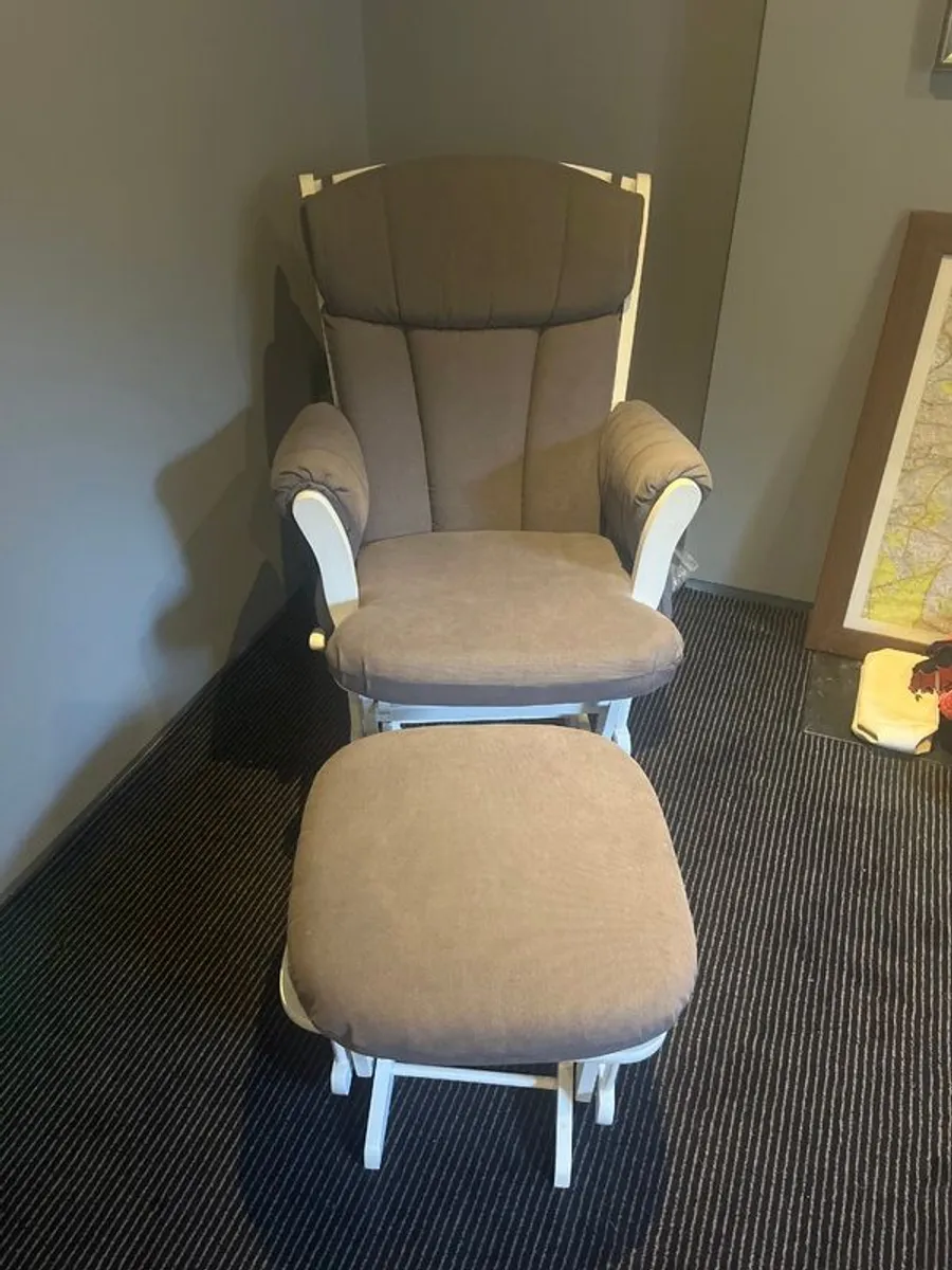 Nursing rocking chair - Image 2