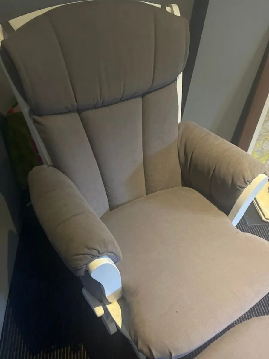 Nursing rocking chair - Image 3