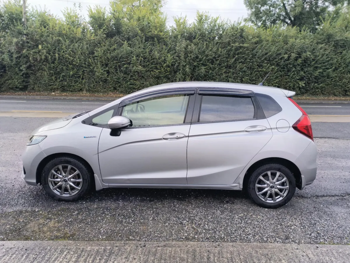 Honda Fit 2017 Auto/ Hybrid/ Alarm/Immobiliser - Image 4