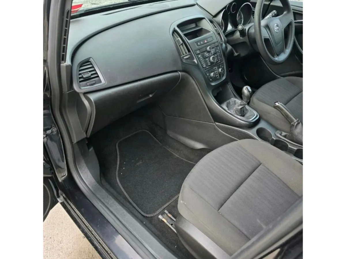 Opel Astra E 1.3 CDTI 5DR - Image 3