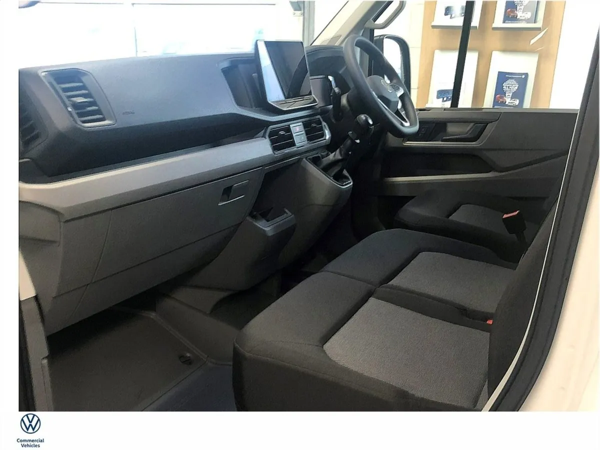 Volkswagen Crafter Highline 35 MWB 177HP High Roo - Image 4