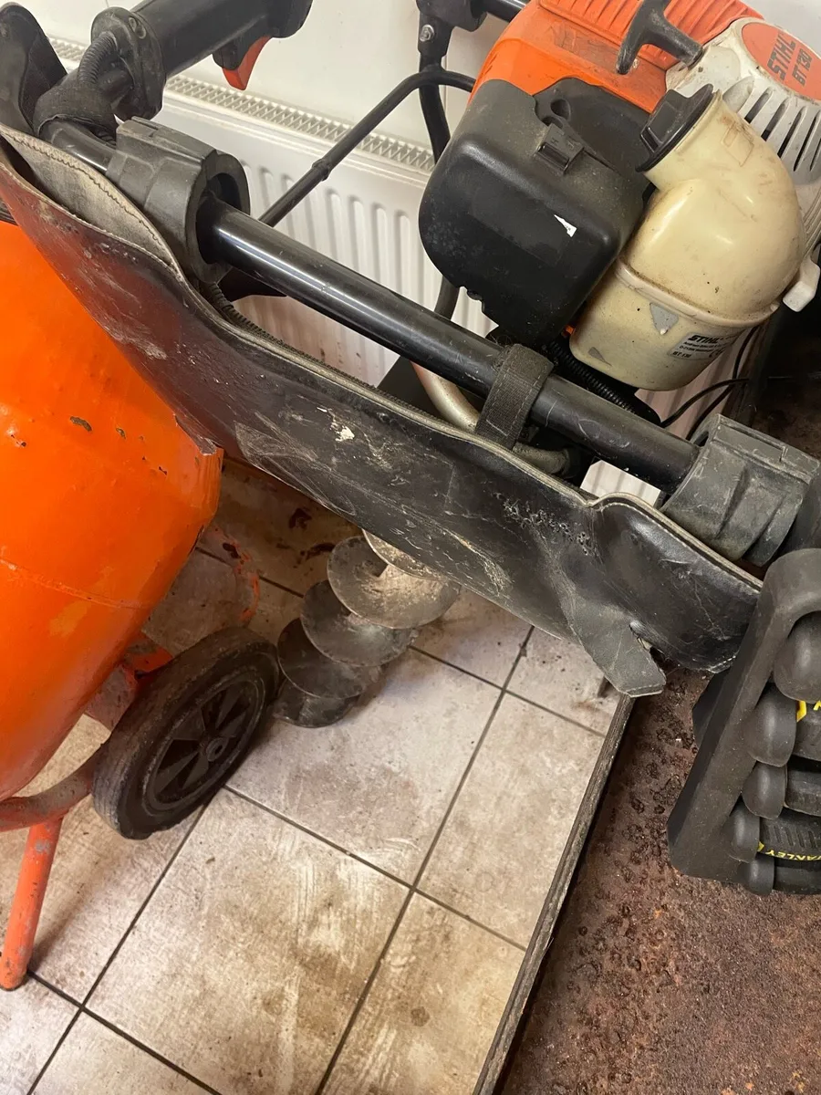 Auger - Image 1