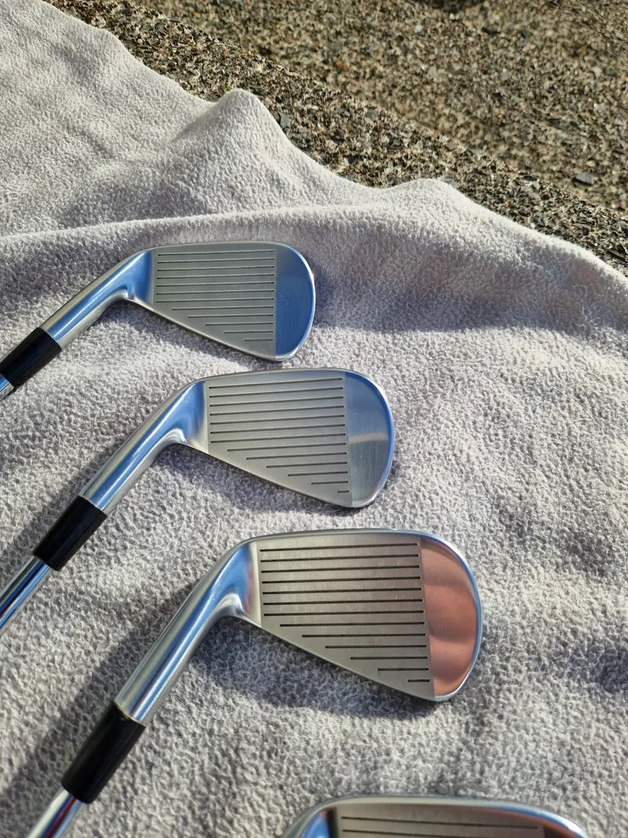 Golf irons - Image 2