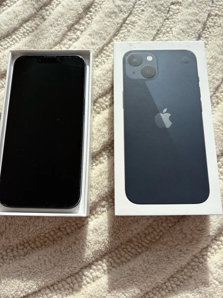 iPhone 13 - Image 2