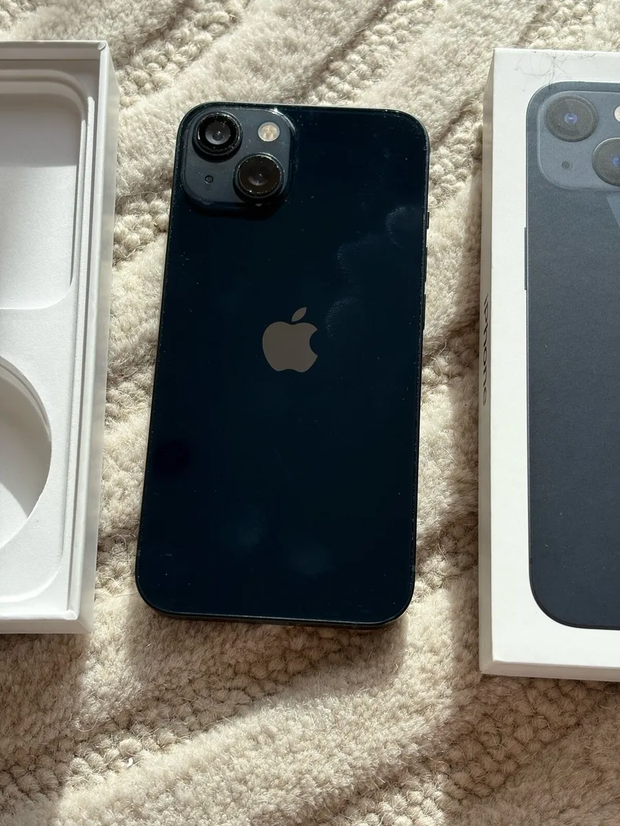iPhone 13 - Image 3