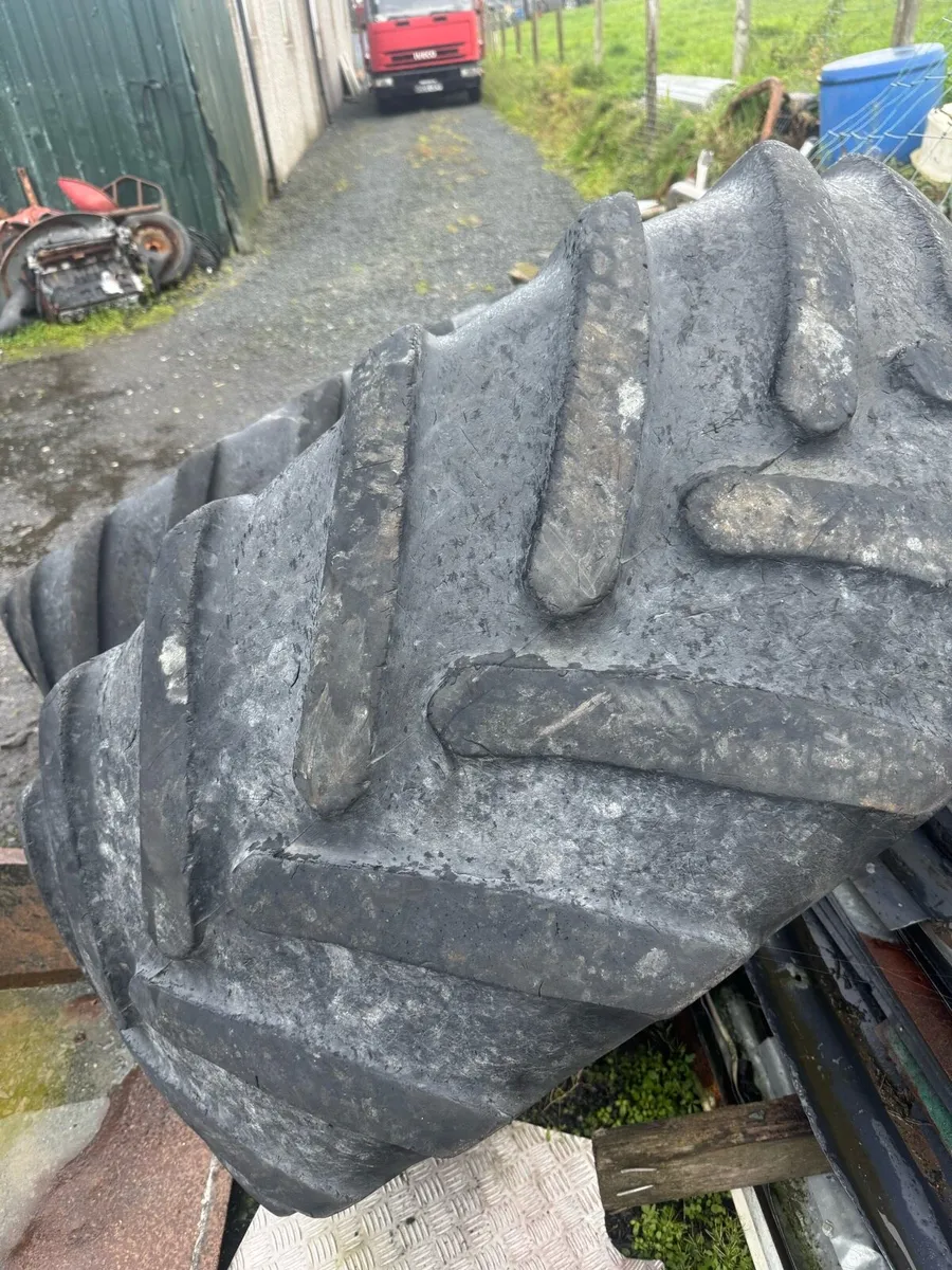 30” tractor tires - Image 2