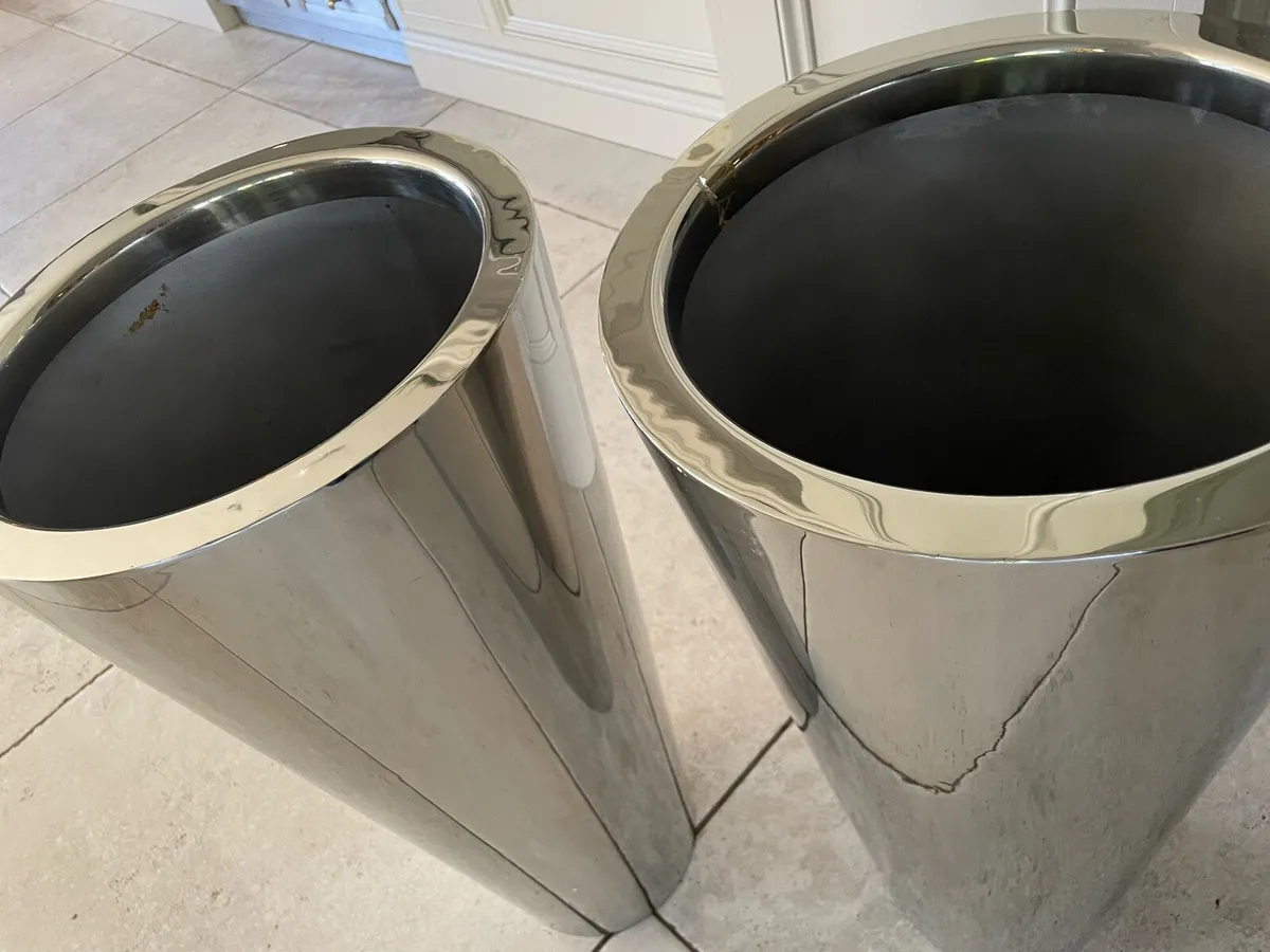 Stunning chrome planters - Image 3