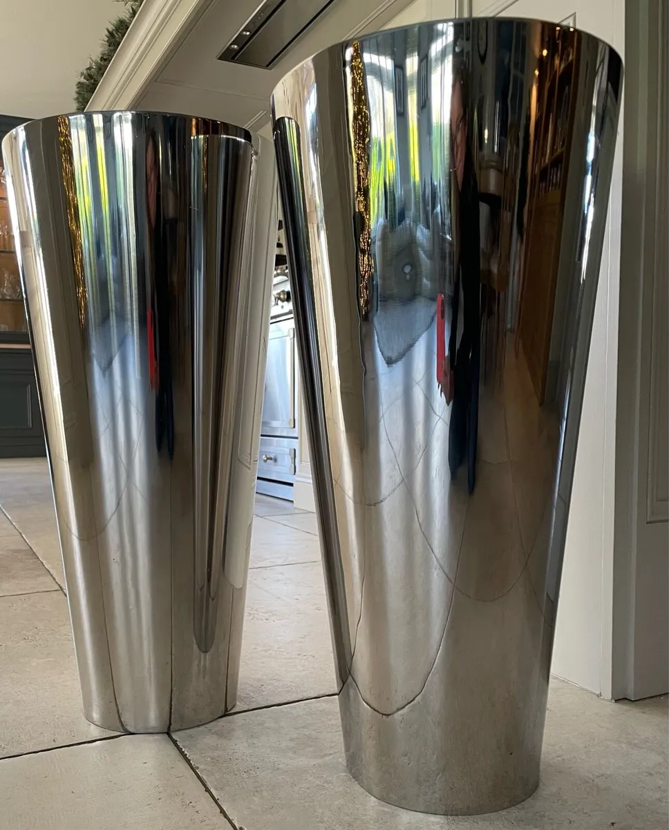 Stunning chrome planters - Image 4
