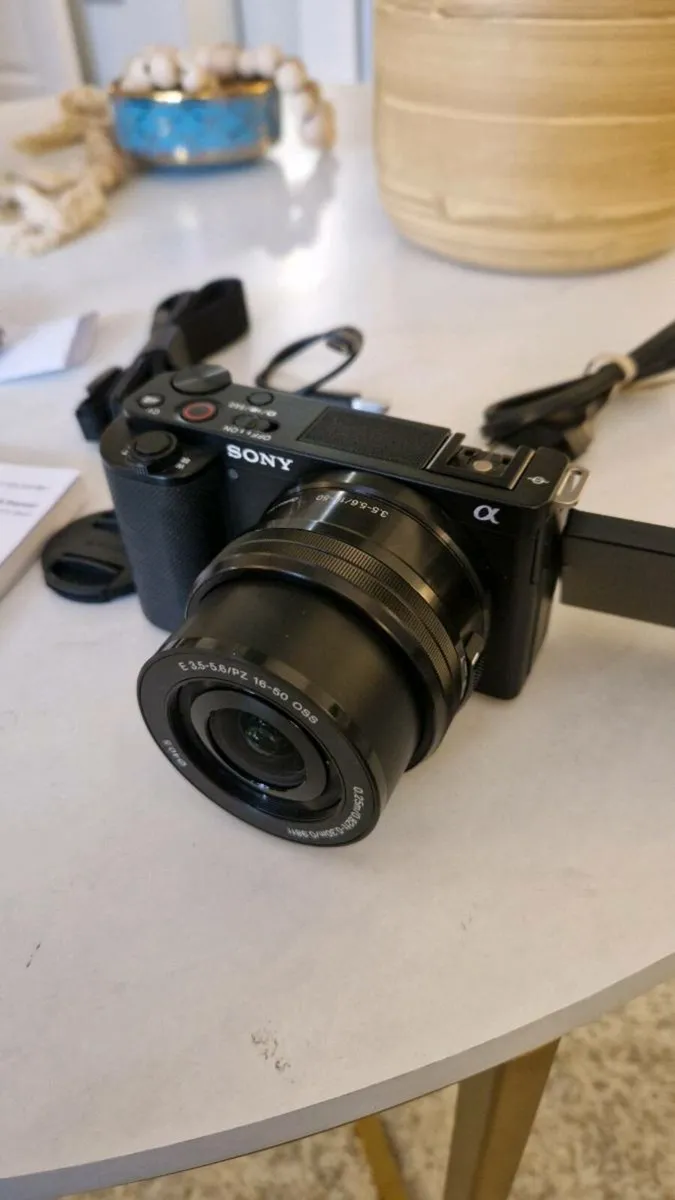 Sony ZV-E10 Mirrorless Camera | Like New! - Image 3