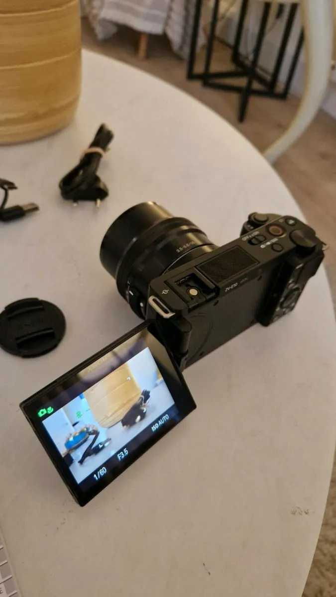 Sony ZV-E10 Mirrorless Camera | Like New! - Image 4
