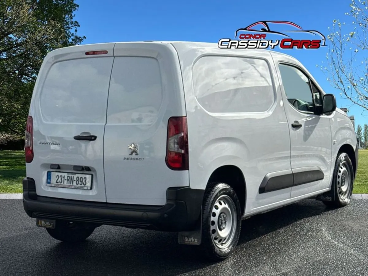 Peugeot Partner Professional Plus 1.5 Blue HDI  v - Image 2