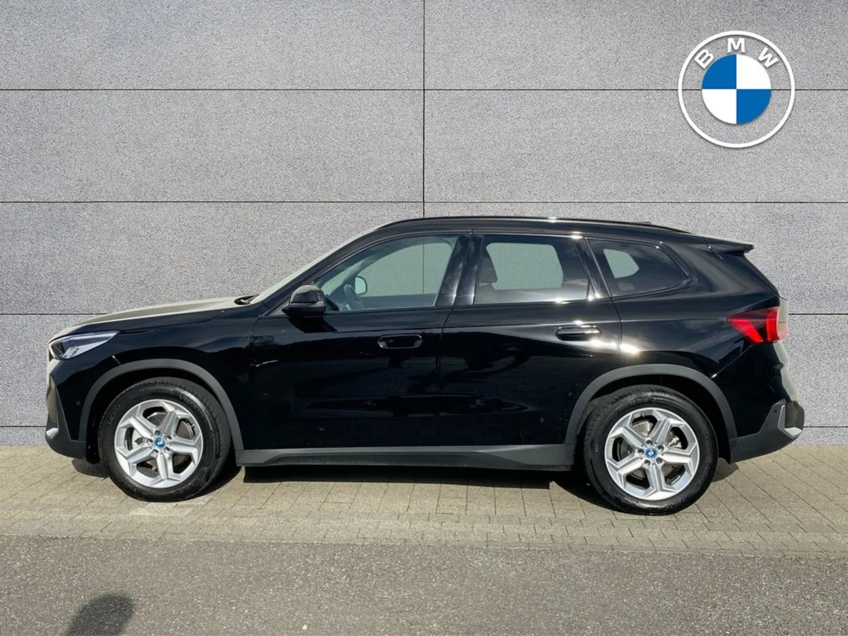 BMW iX1 Edrive20 Sport - Image 4