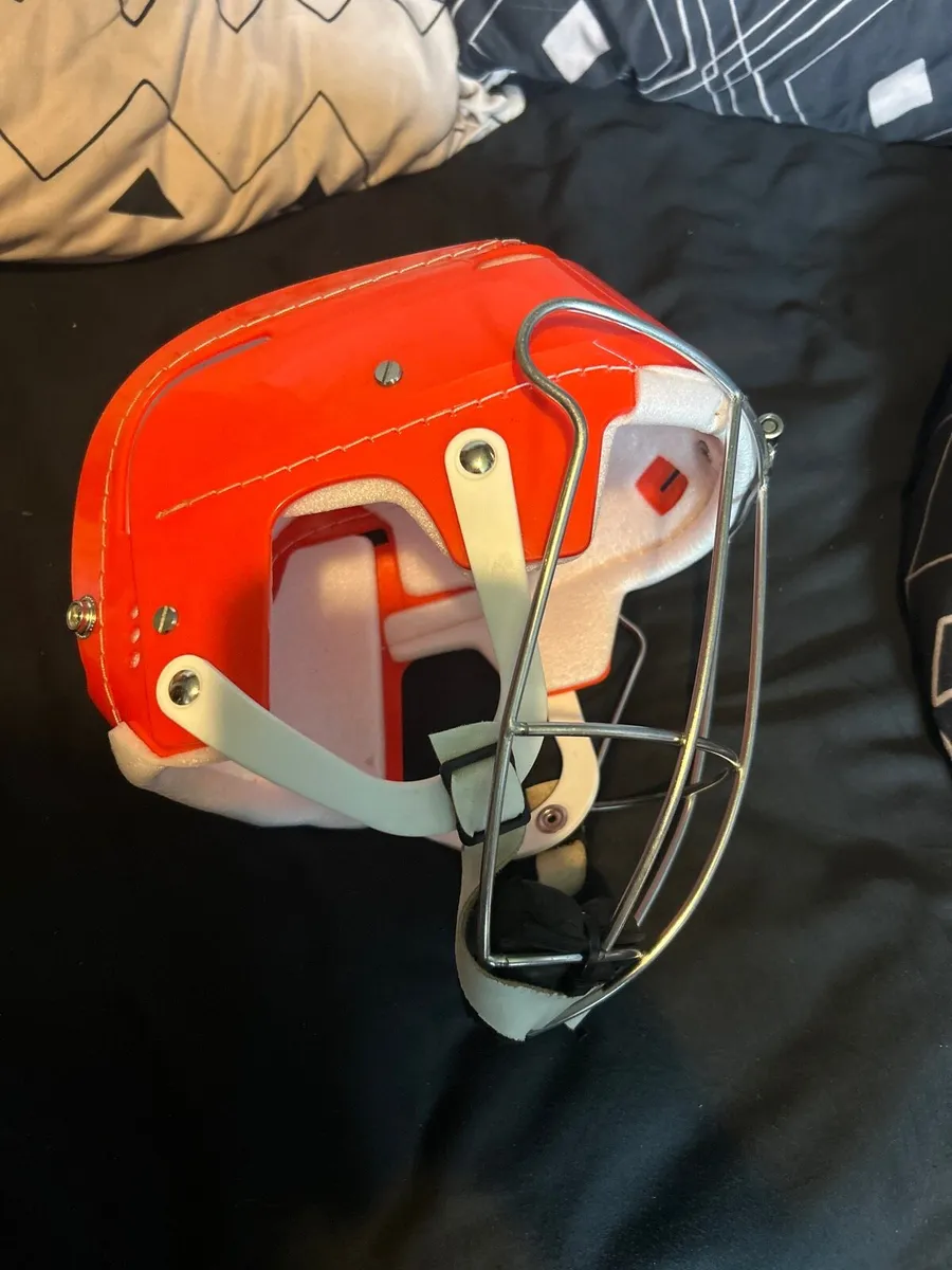 replica gola helmet with kilkenny faceguard - Image 3