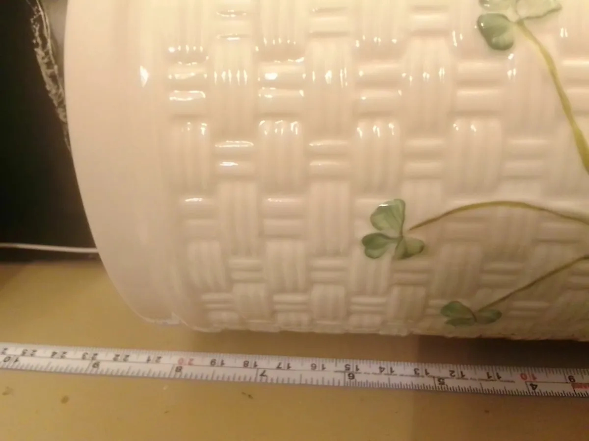 BELEEK CHINA  SHAMROCK UTENSILS HOLDER NEW - Image 4