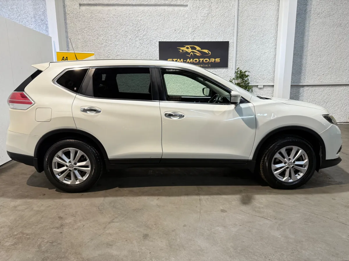 Nissan X-Trail 2016 7 seater Panoramic roof - Image 4