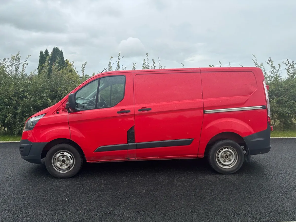 Ford Transit Custom 17 SWB - Image 2