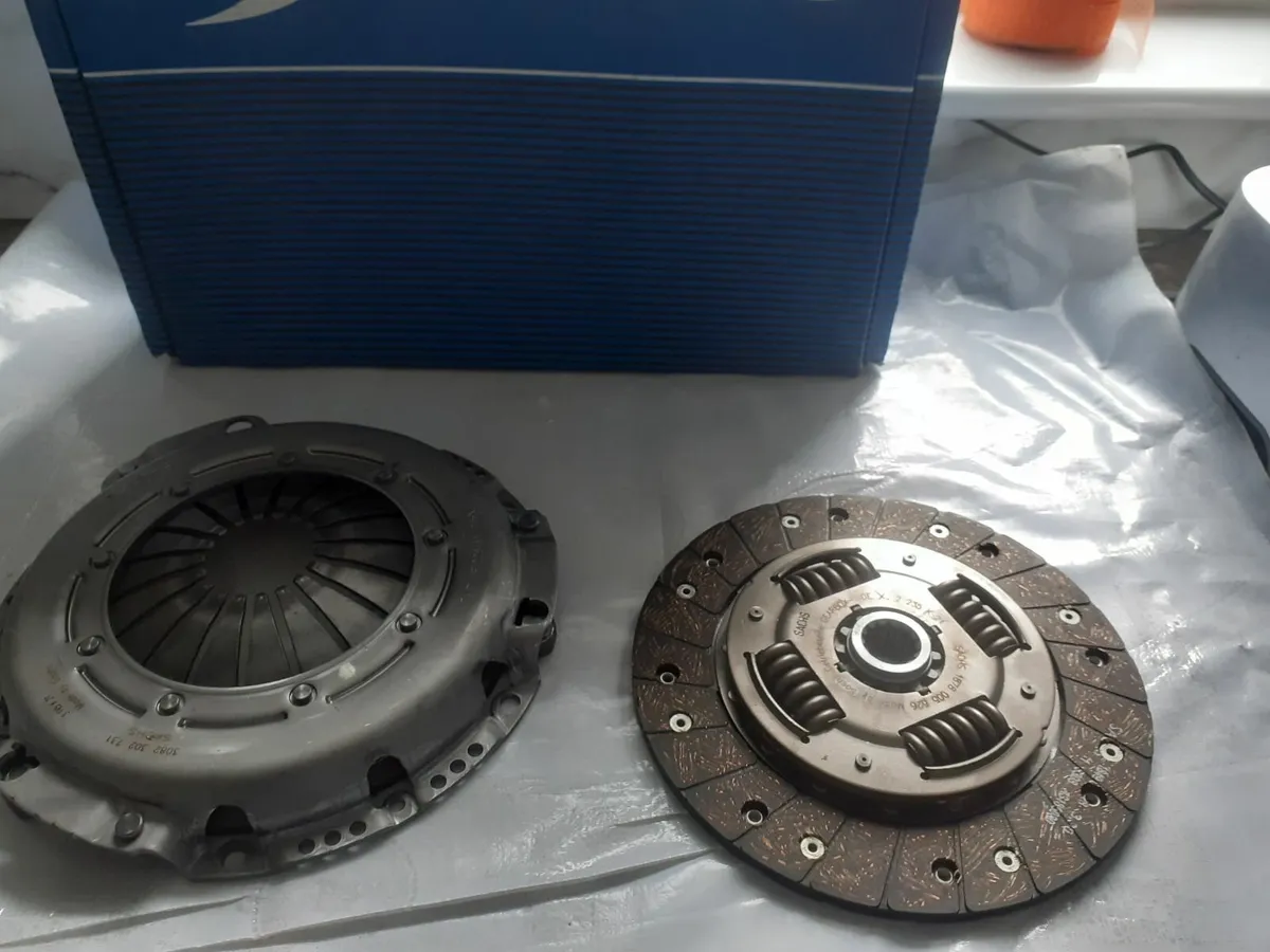Clutch  saab 93 - Image 1