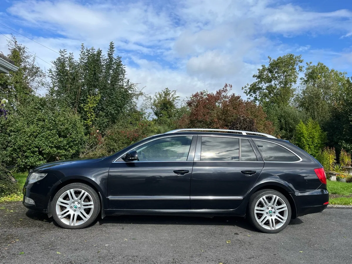 Skoda Superb Combi - Image 4