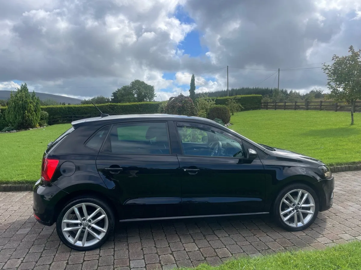 2015 Volkswagen Polo 1.4 TDI SEL 90PS 5DR Black - Image 4