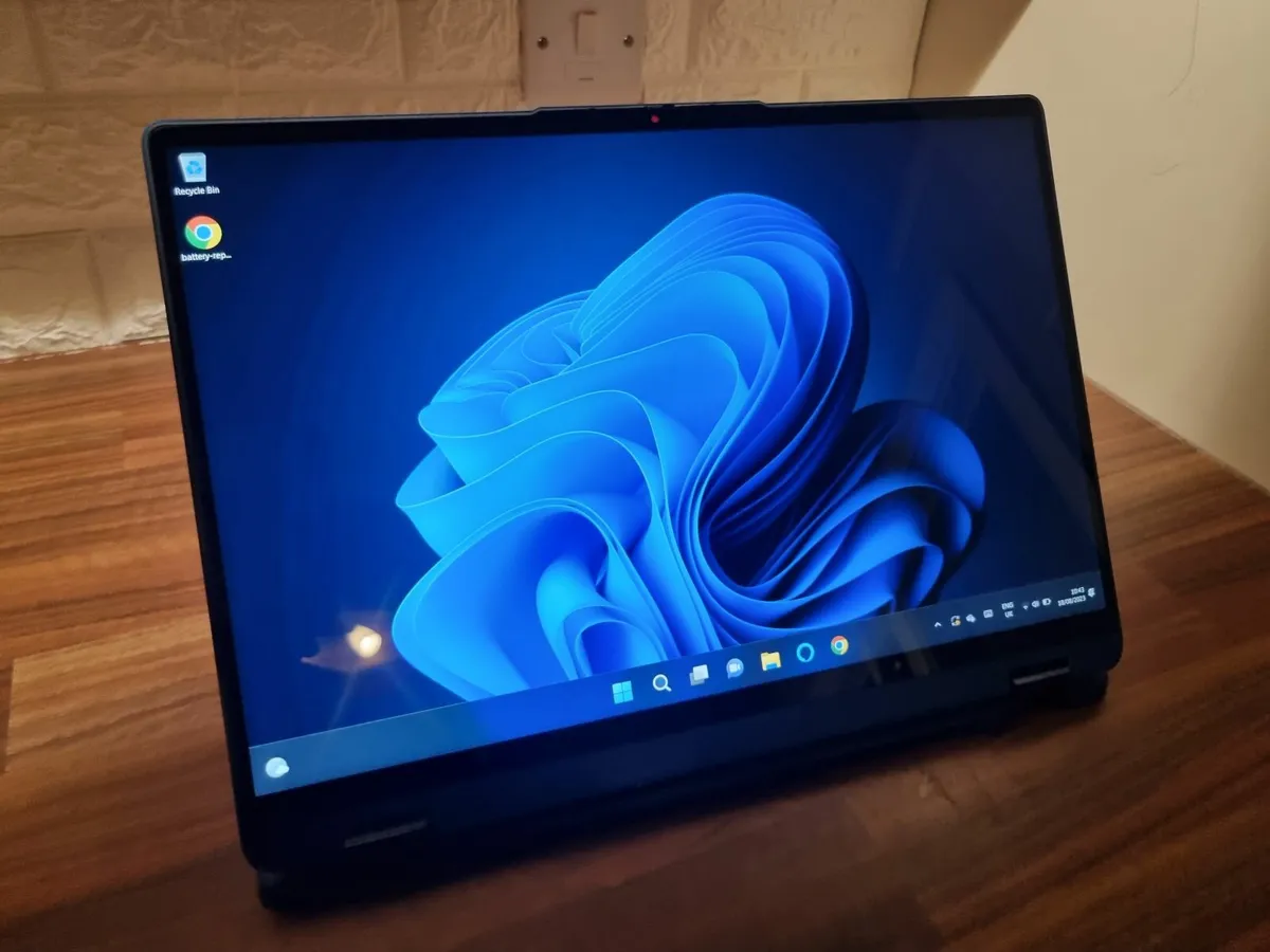 16" Lenovo High Spec Laptop Perfect - Image 4