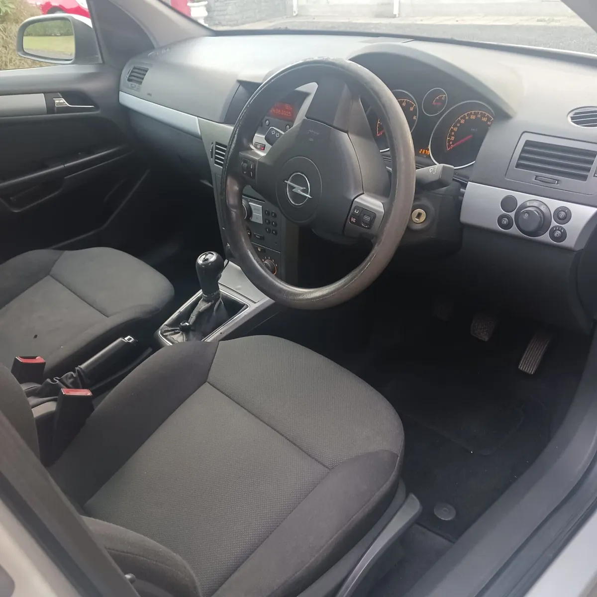 06 Opel Astra Silver - Image 4