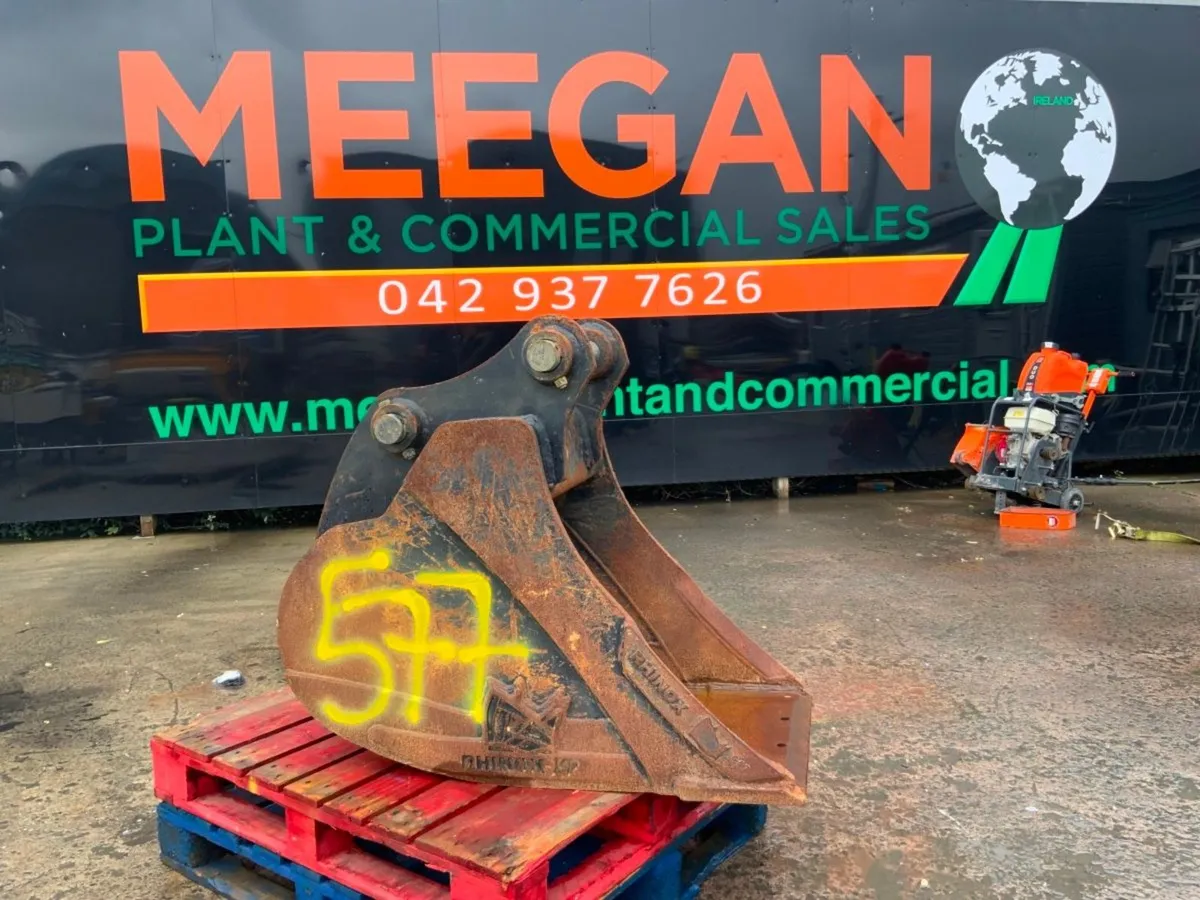24" RHINOX DIGGING BUCKET.....65mm PINS.....577v. - Image 1