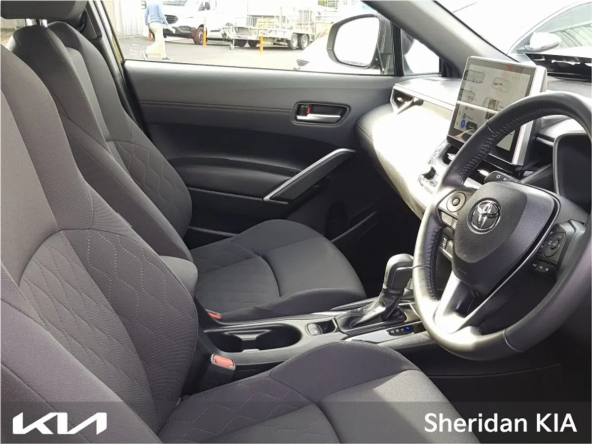 Toyota Corolla 1.8 Hybrid Luna Hatchback - Image 2