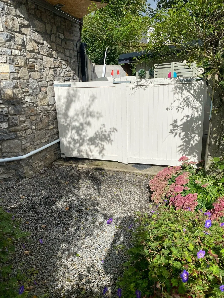 Gates - Image 3