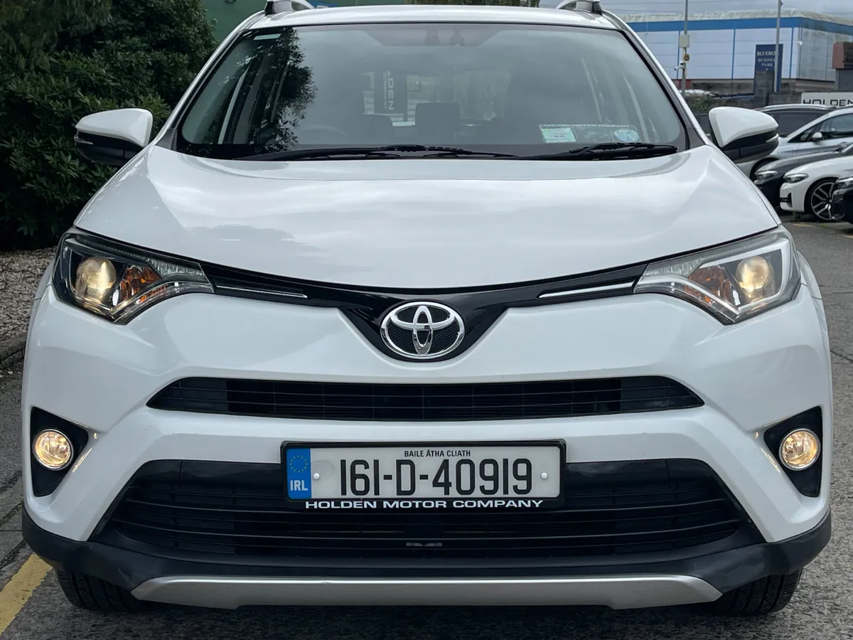 2016 Toyota RAV4..LOW MILES..2 KEYS - Image 4