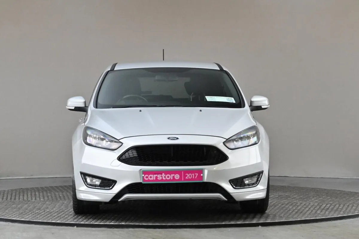 Ford Focus 1.0 Ecoboost St-line 125BHP Auto - Image 2