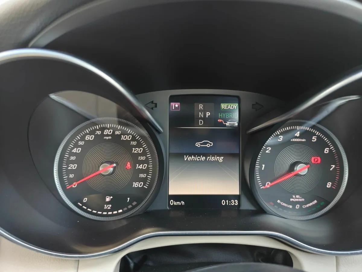 Mercedes-Benz C-Class 2016 - Image 2