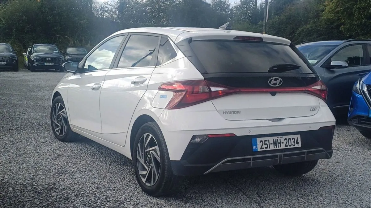 Hyundai i20 Deluxe Plus - Image 4