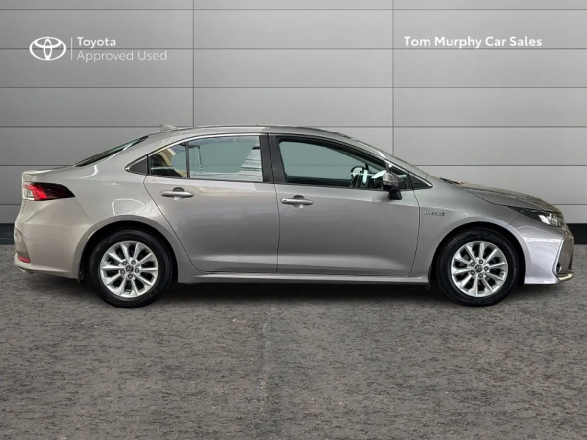 Toyota Corolla COROLLA HYBRID LUNA SAL - Image 3