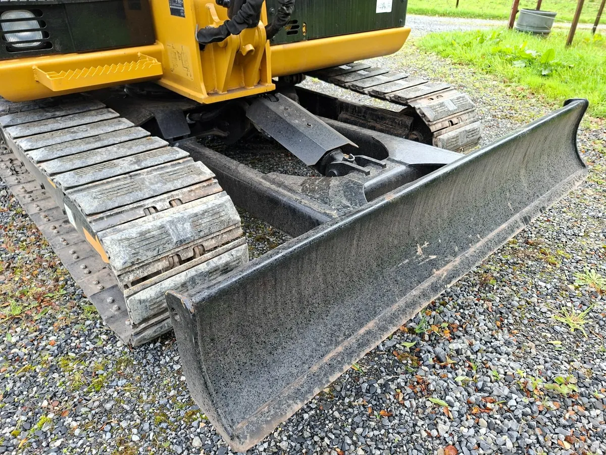CAT 305E Mini Digger Clean low hours - Image 4