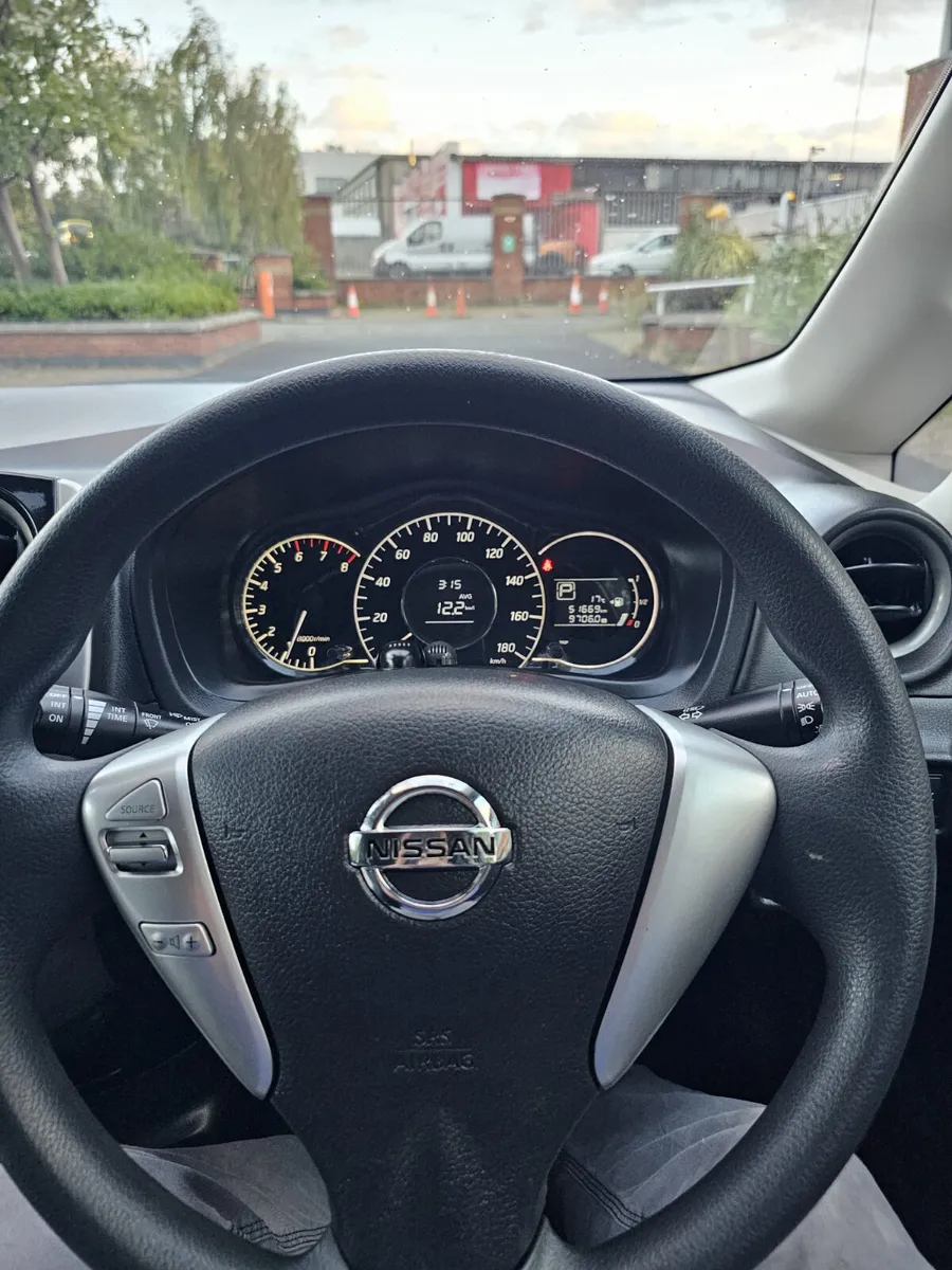 Nissan Note 2015 Automatic - Image 2
