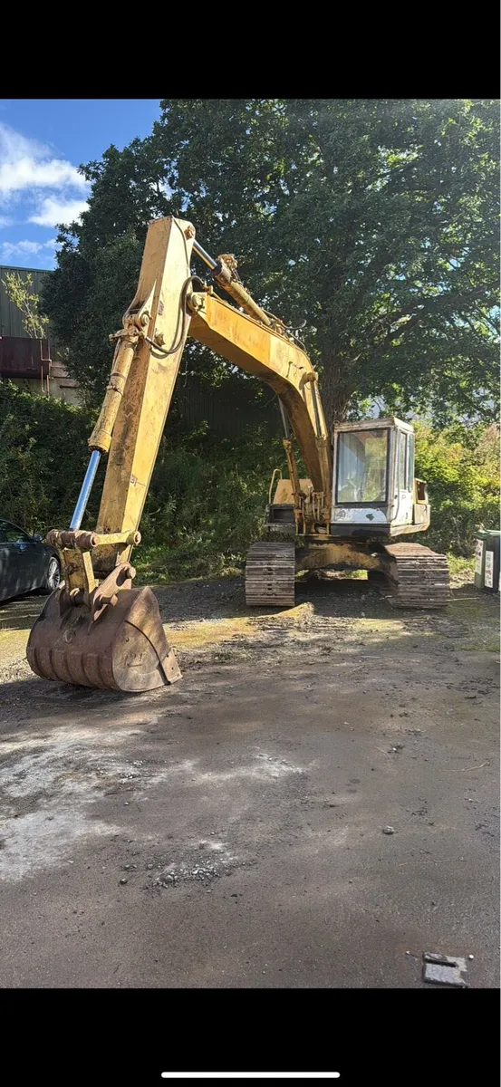 Digger track machine - Image 1