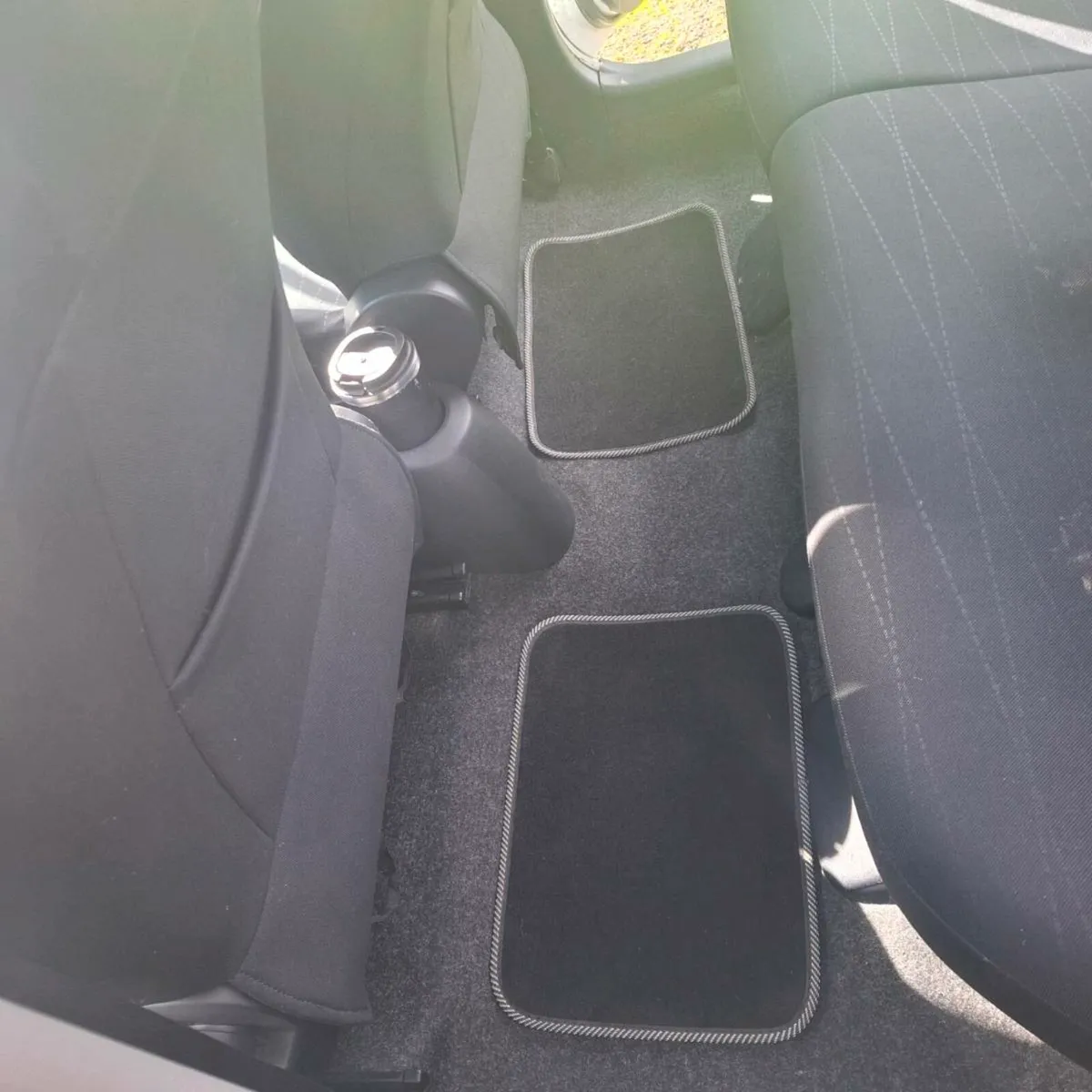 07 Toyota Yarus - Image 4