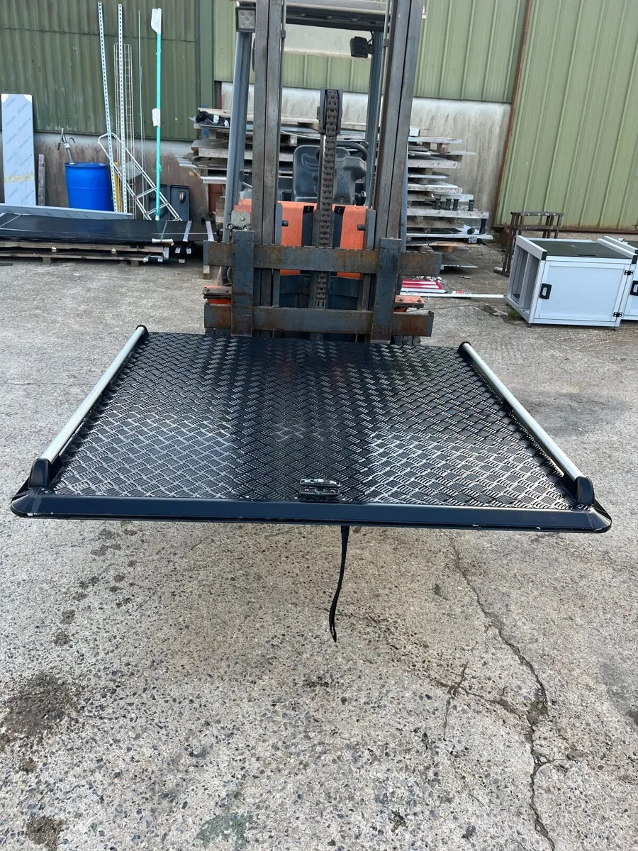 Hilux cover