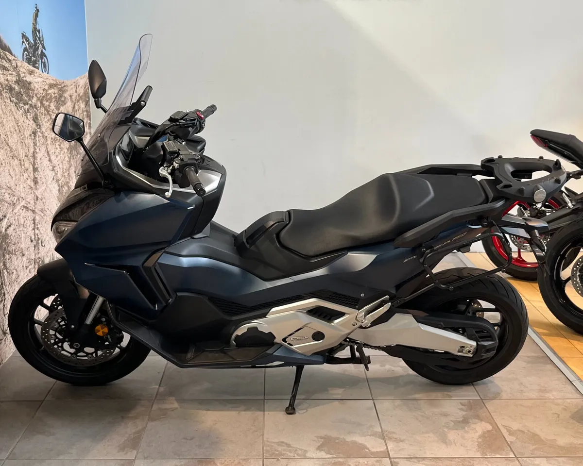 HONDA FORZA 750 - Image 4