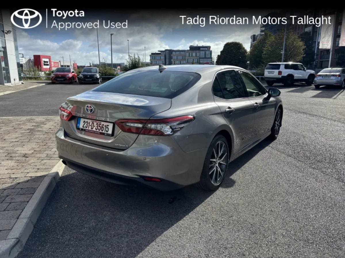 Toyota Camry PLATINUM EDITION *** 1 ONWER FROM NEW - Image 2