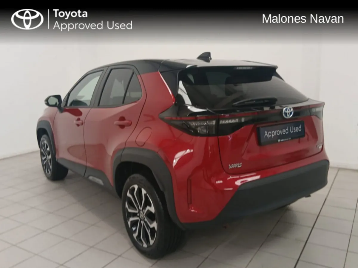 Toyota Yaris CROSS LUNA SPORT 4DR AUTO - Image 2