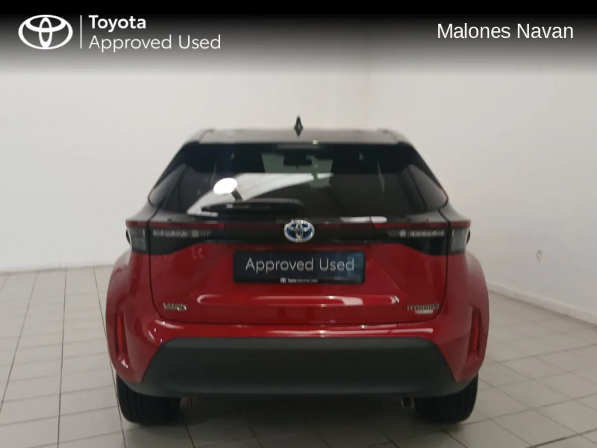 Toyota Yaris CROSS LUNA SPORT 4DR AUTO - Image 4