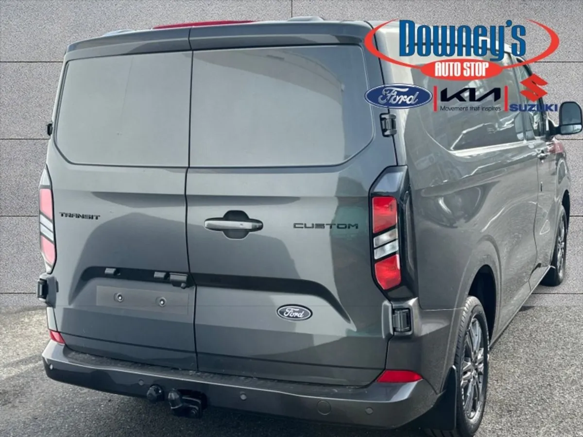 Ford Transit Custom SWB Limited 136 PS  auto  2.0 - Image 3