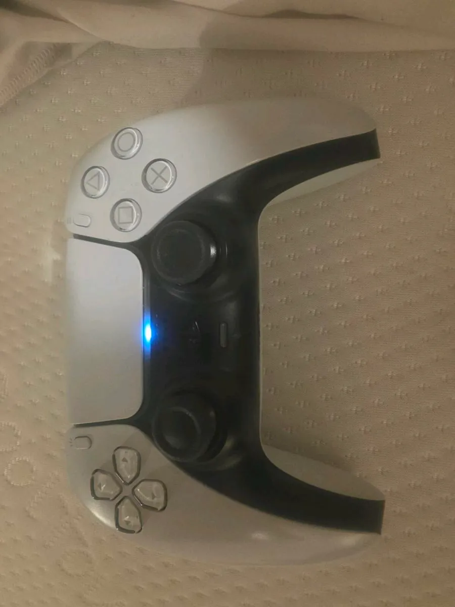 PS5 (Disc Version)+ GAMES + 1 CONTROLLER & LEADS - Image 4