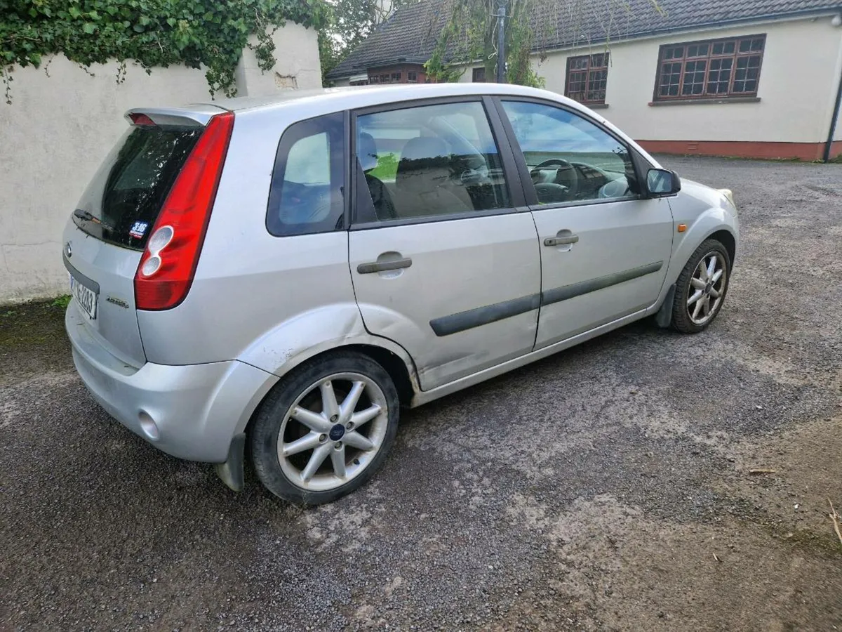 Ford fiesta - Image 4
