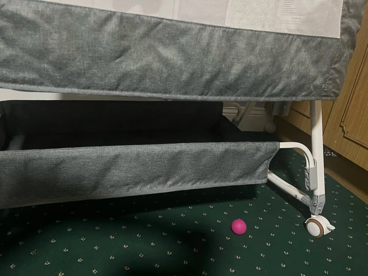 Next to me baby cot - Image 3