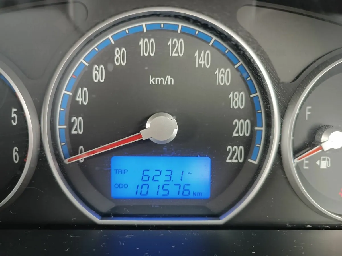 Hyundai Santa Fe 2.2 Diesel For Repair or Breaking - Image 4