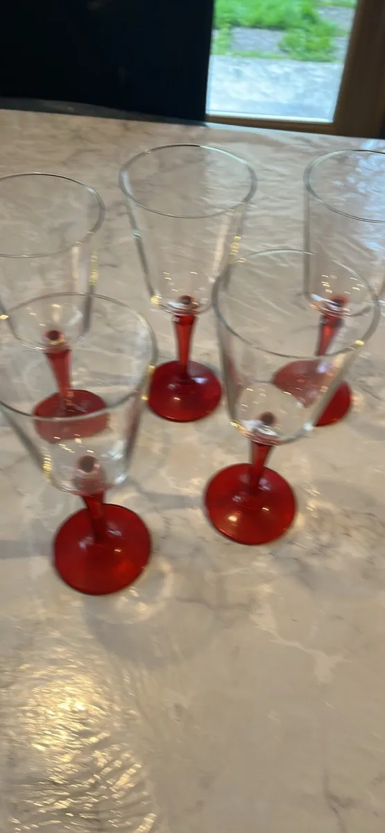 Win glasses  & wooden try - Image 2